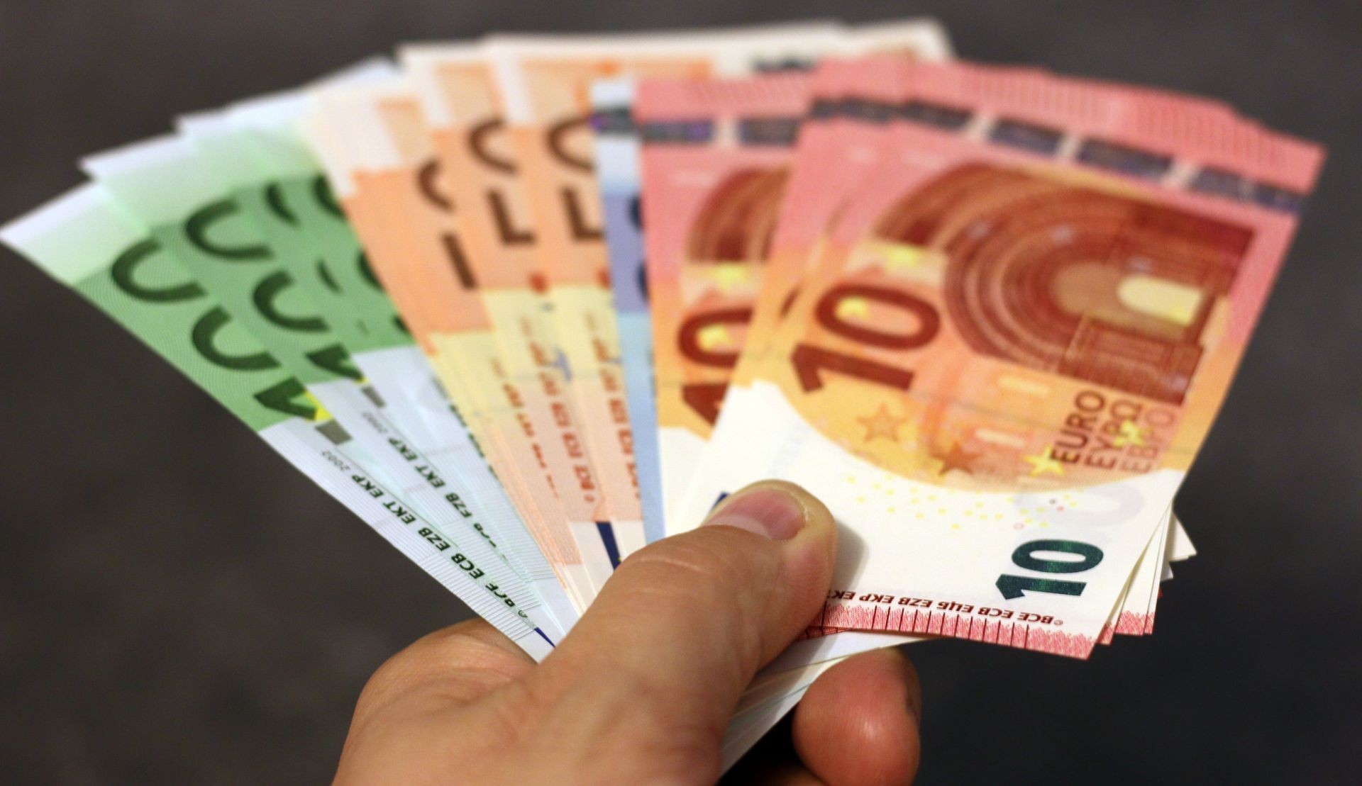 Die BAFA Förderübersicht zeigt, welche Maßnahmen innerhalb der Bundesförderung für Effiziente Gebäude (BEG EM) förderfähig sind: Heizungstausch, Fachplanung & Baubegleitung, Fassade / Außenwand, Dachflächen, Fenster / Außentüren, Sommerlicher Wärmeschutz, (Obere-) Geschossdecken, Raumlufttechnische Anlagen, Heizungsoptimierung